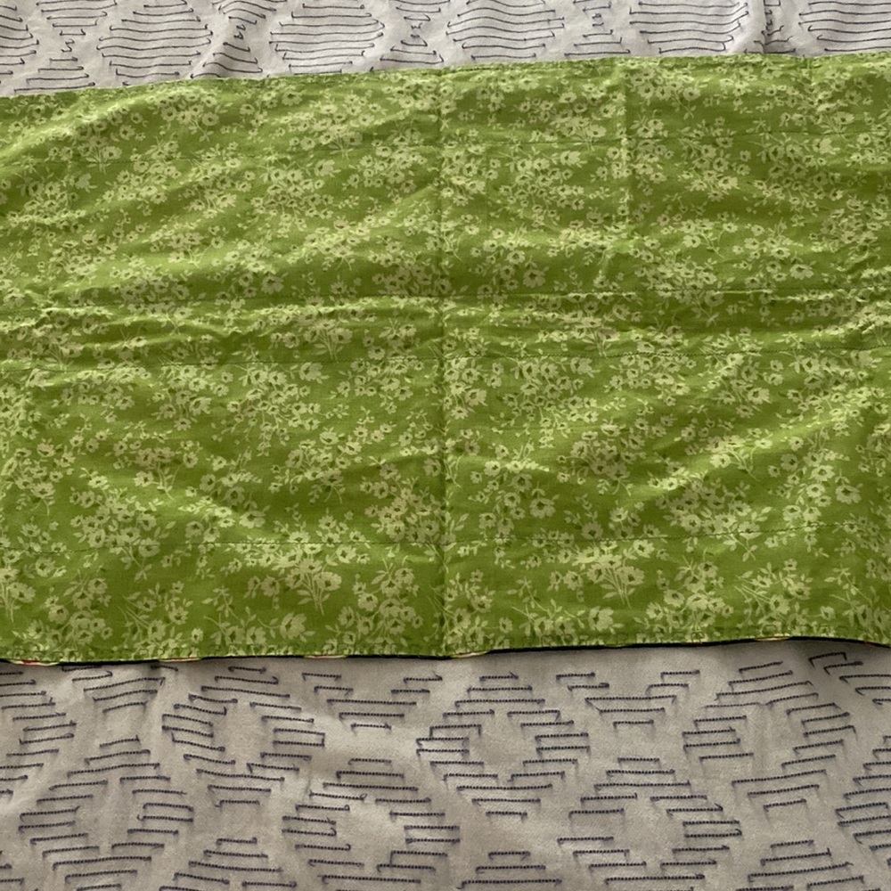 Reversible Table Runner - Picture 5 of 7